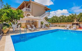 Costas Studios - 450M From Argassi Center, By Zantewize
